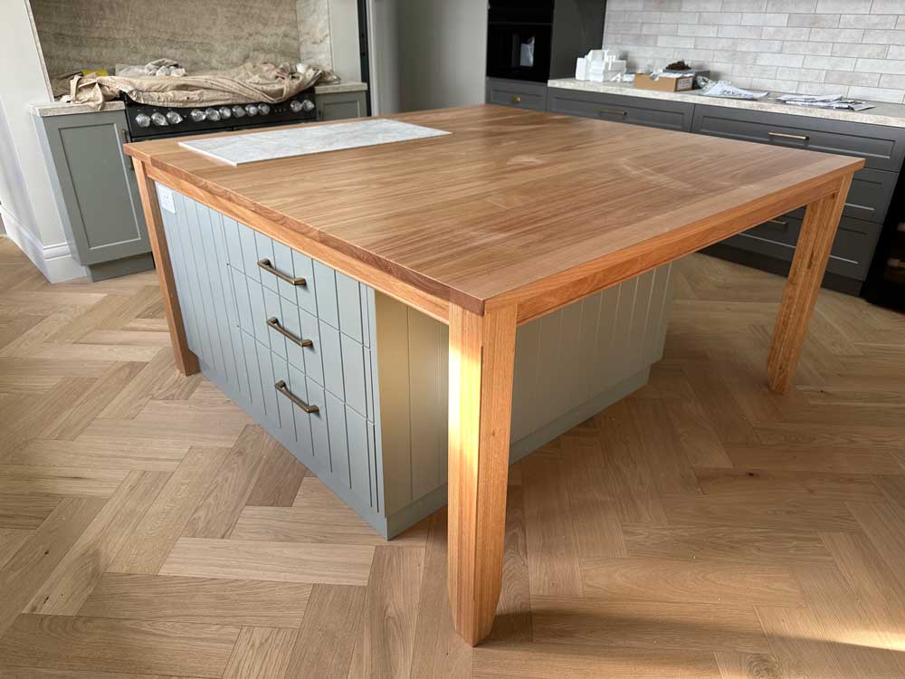 2Pac & Messmate Island