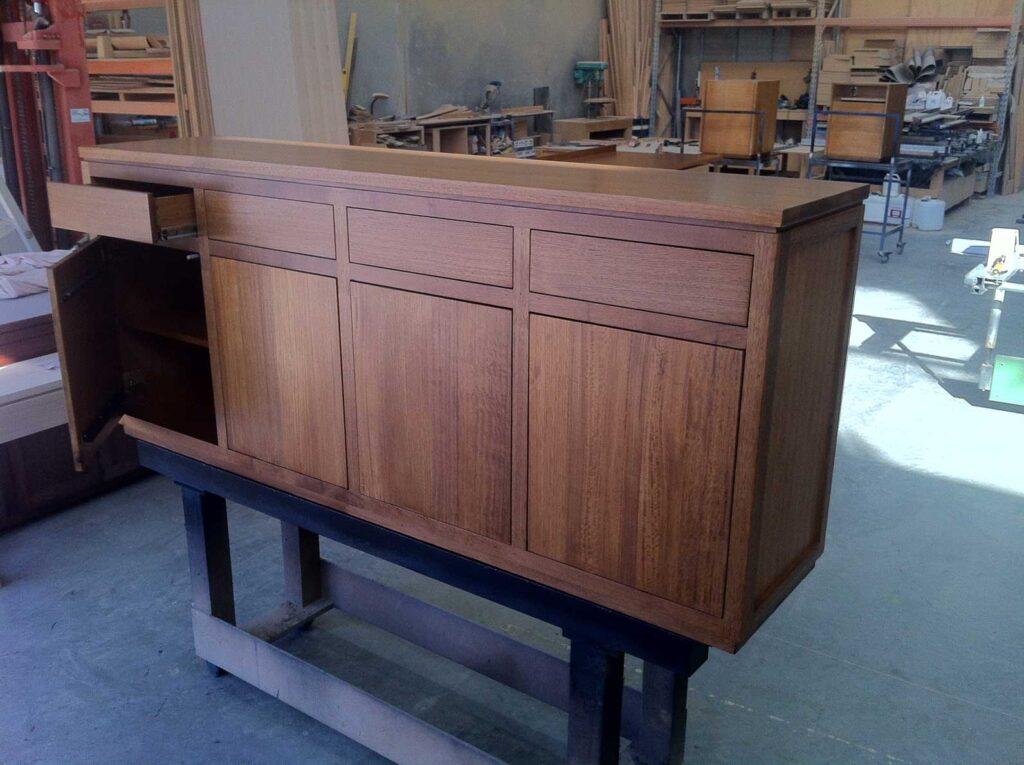 Caleb 4 door buffet with Push Drawer